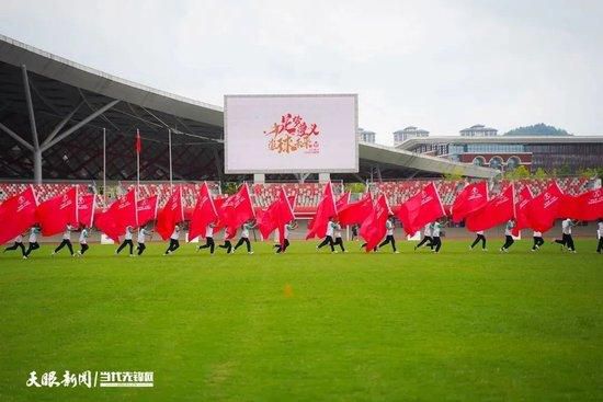 在找寻线索，应对敌人的过程中，亚瑟和奥姆虽然彼此帮助默契十足，却也你来我往斗嘴不断，产生了奇妙的羁绊，贡献出许多笑点